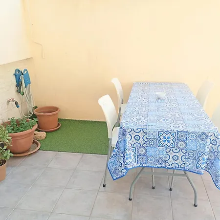 Cosy Open Space Free Parking Ferienhaus